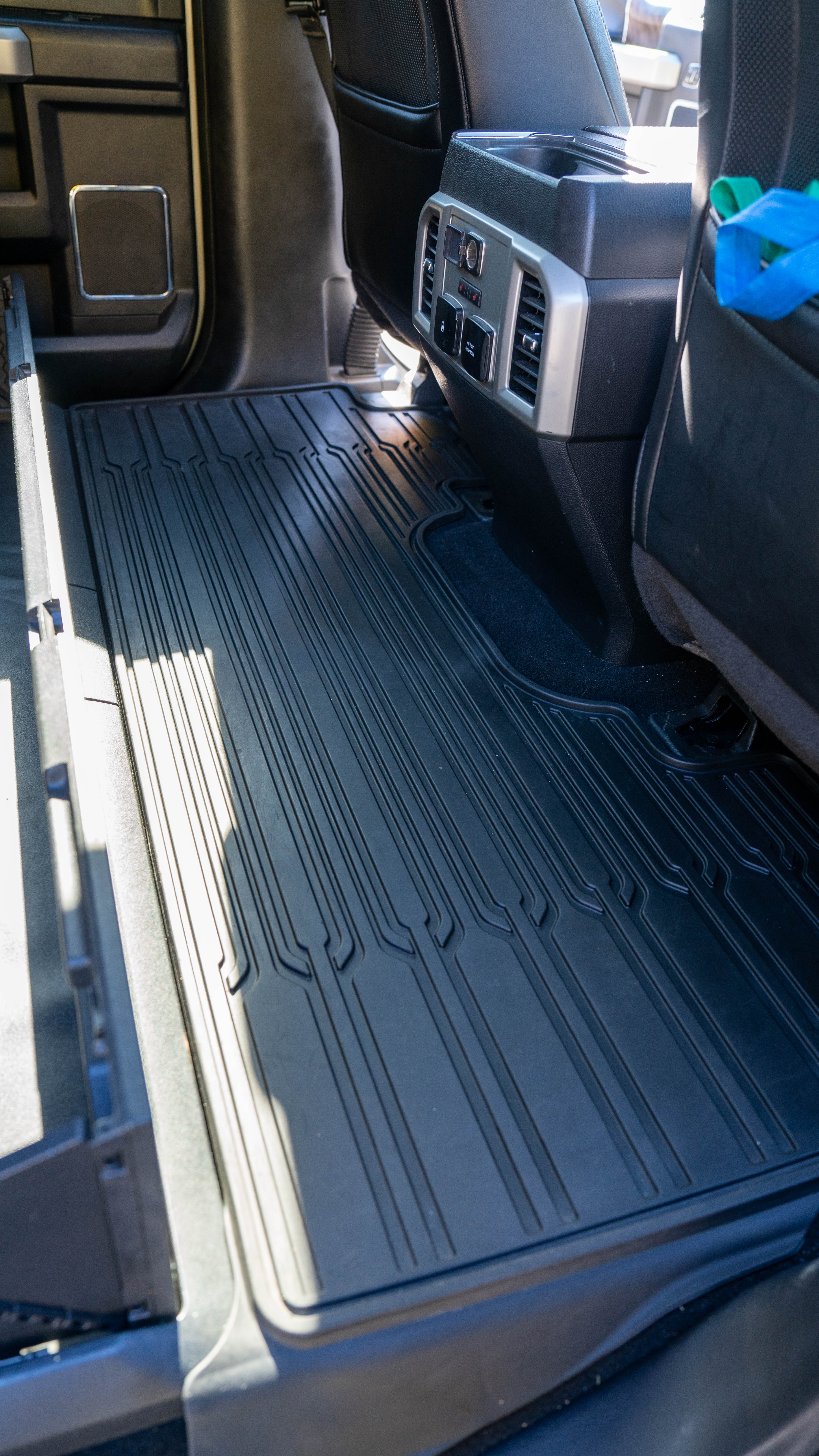 Used 2019 Ford F350 Lariat w/ Lariat Ultimate Package AWD/4WD image 18
