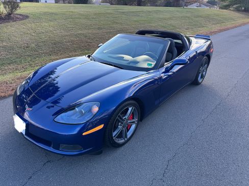 Used 2005 Chevrolet Corvette Coupe w/ Preferred Equipment Group RWD image 11