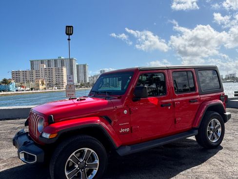 Used 2020 Jeep Wrangler Unlimited Sahara image 2