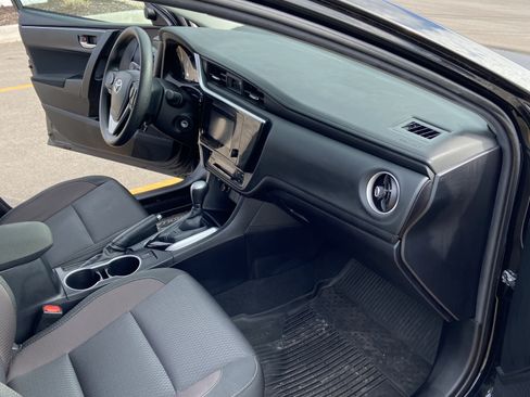 Used 2019 Toyota Corolla LE image 18