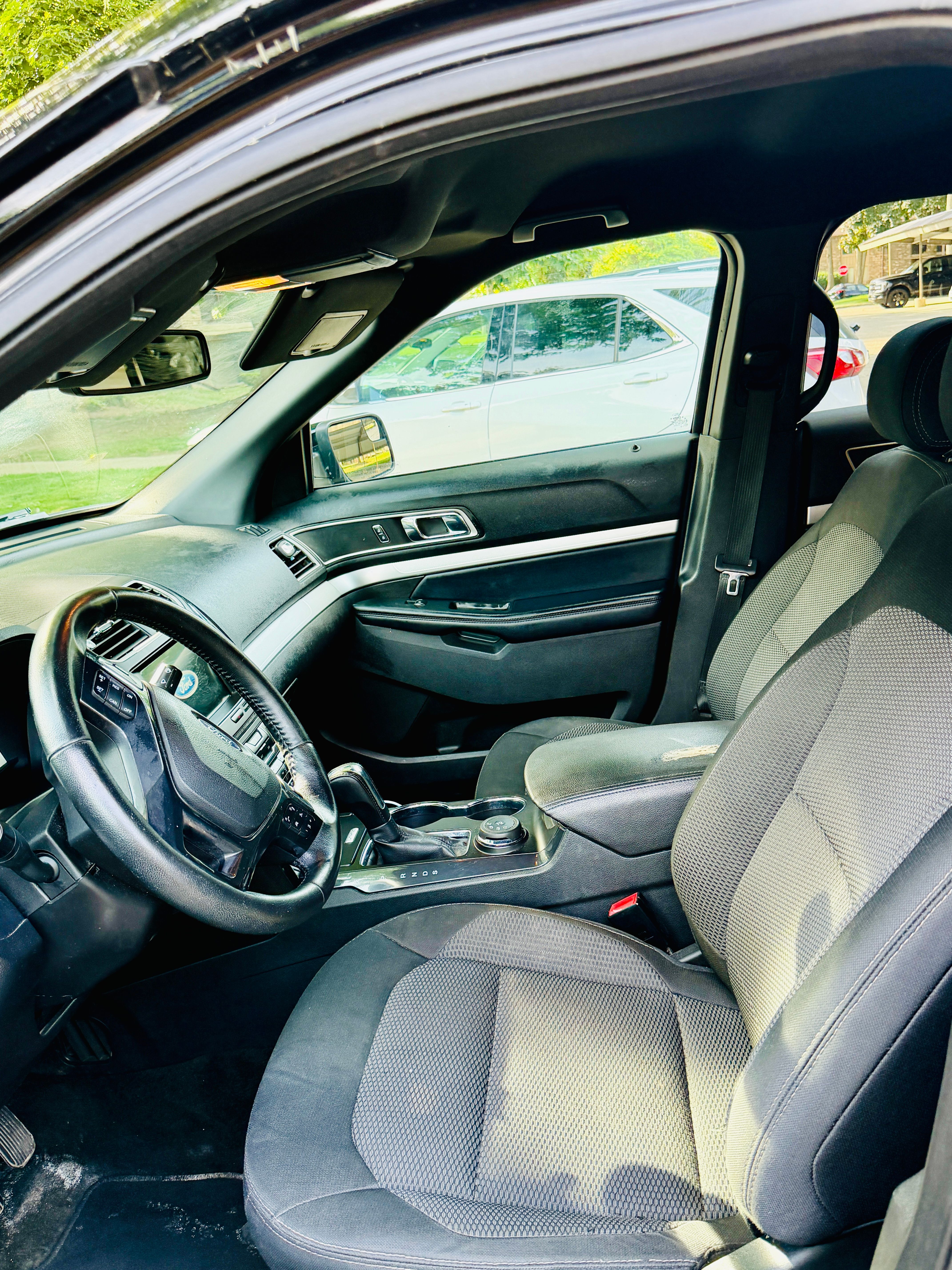 Used 2017 Ford Explorer XLT AWD/4WD image 8