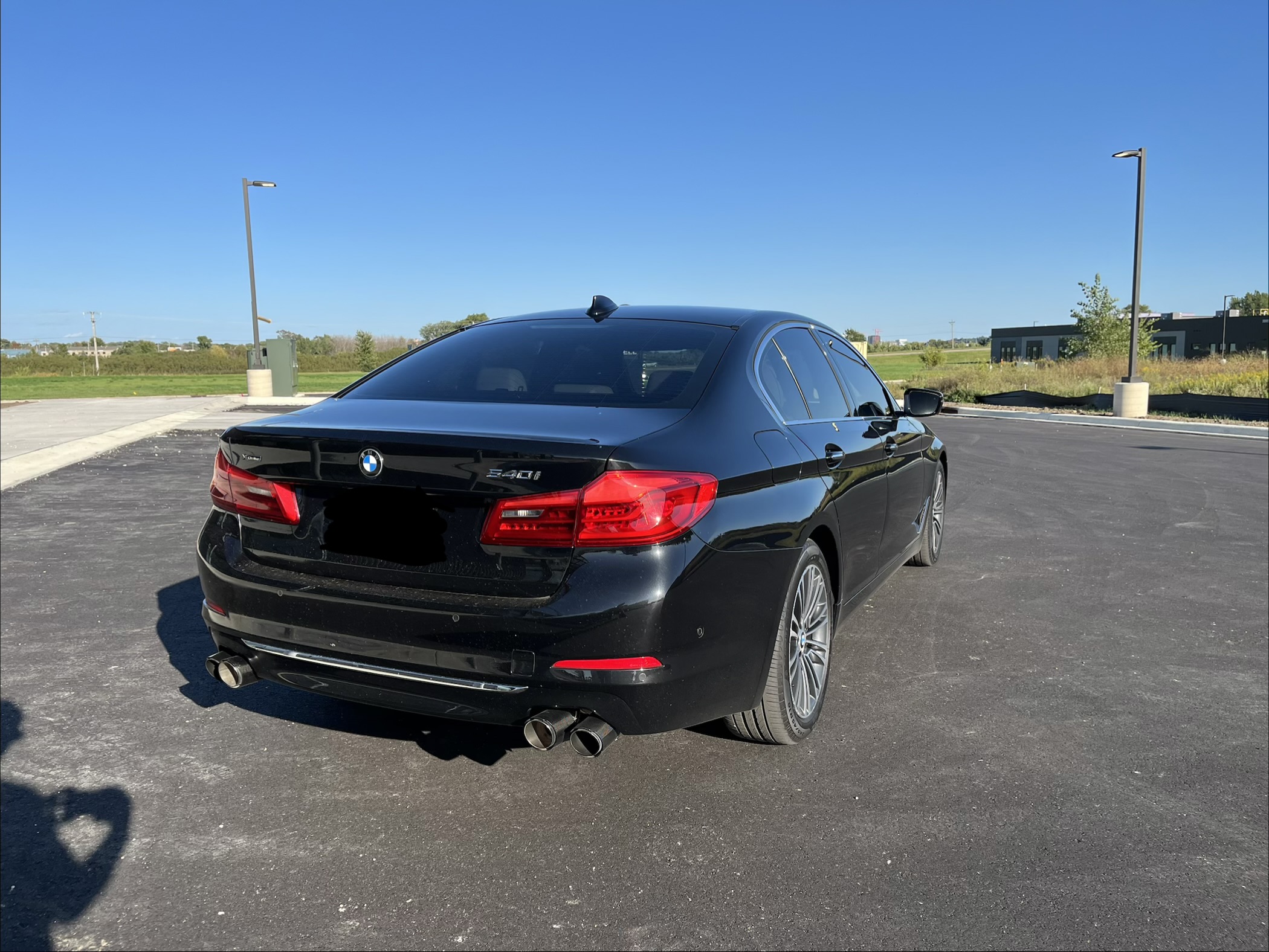 Used 2017 BMW 540i xDrive AWD/4WD image 2
