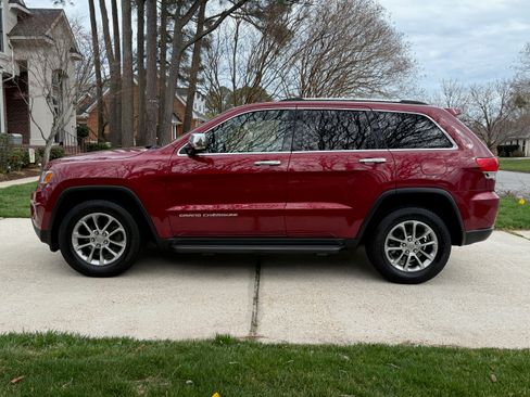 Used 2015 Jeep Grand Cherokee Limited AWD/4WD image 13