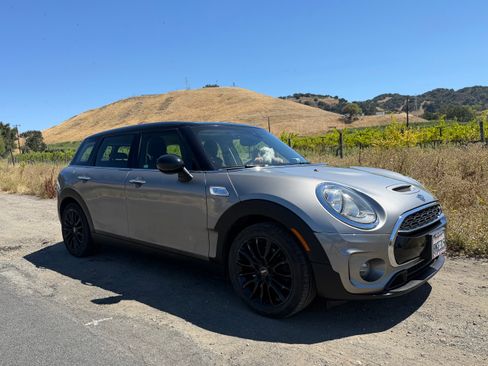 Used 2019 MINI Cooper Clubman S FWD image 1