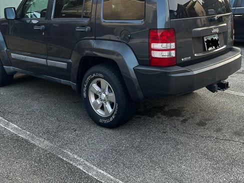 Used 2011 Jeep Liberty Sport w/ Popular Equipment Group image 2