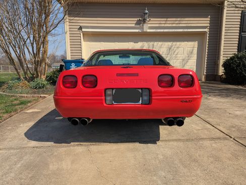 Used 1995 Chevrolet Corvette Coupe image 4