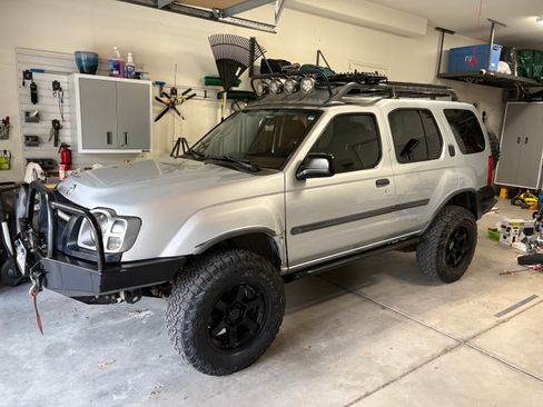 Used 2002 Nissan Xterra 4WD S/C image 2