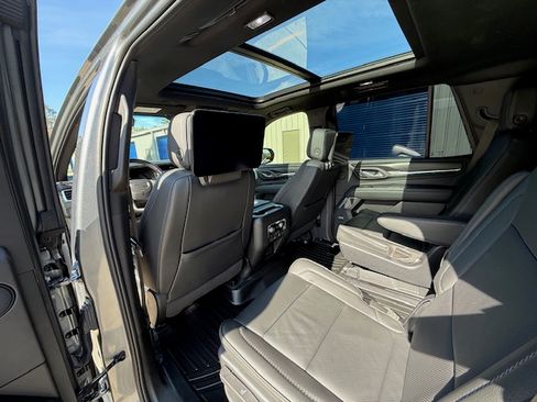 Used 2022 GMC Yukon Denali w/ Denali Ultimate Package image 13