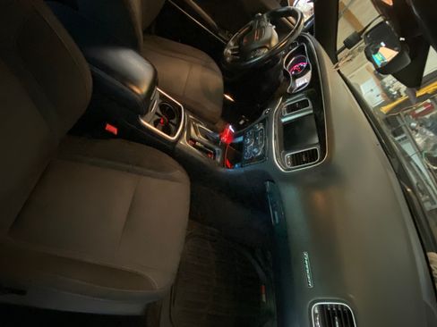 Used 2016 Dodge Charger R/T RWD image 31