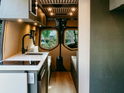 Used 2024 Mercedes-Benz Sprinter 2500 image 8