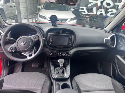 Used 2021 Kia Soul S FWD image 5