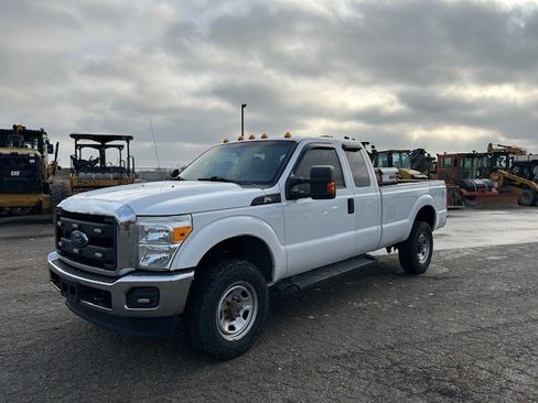 Used 2016 Ford F350 XL image 2