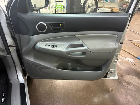 Used 2005 Toyota Tacoma 4x4 Access Cab image 13