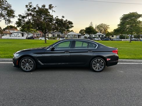 Used 2018 BMW 530e RWD image 24