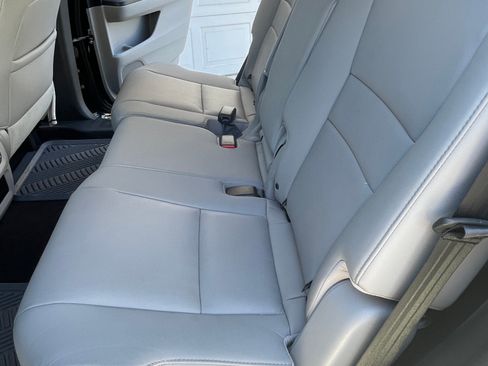 Used 2017 Honda Pilot EX-L image 8