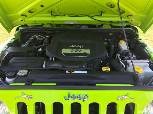 Used 2013 Jeep Wrangler Sport AWD/4WD image 15