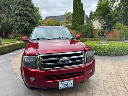 Used 2014 Ford Expedition Limited w/ Equipment Group 301A AWD/4WD image 2