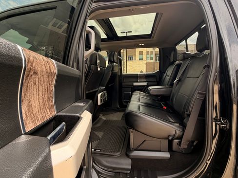 Used 2019 Ford F250 Lariat w/ Lariat Ultimate Package image 12