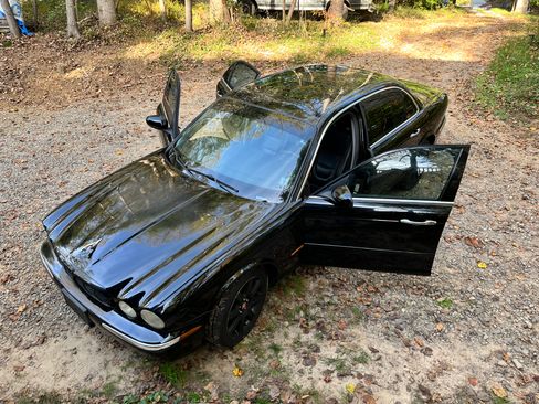 Used 2005 Jaguar XJ8 image 1