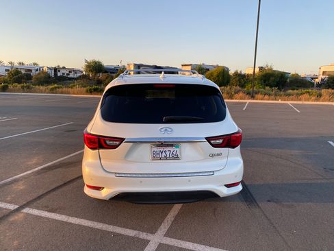 Used 2019 INFINITI QX60 Luxe w/ Sensory Package FWD image 9