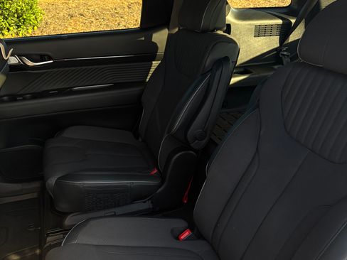 Used 2024 Hyundai Palisade Calligraphy image 6