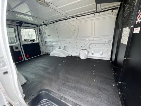 Used 2010 Ford E-250 and Econoline 250 RWD image 15