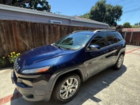 Used 2014 Jeep Cherokee Limited w/ Luxury Group AWD/4WD image 1