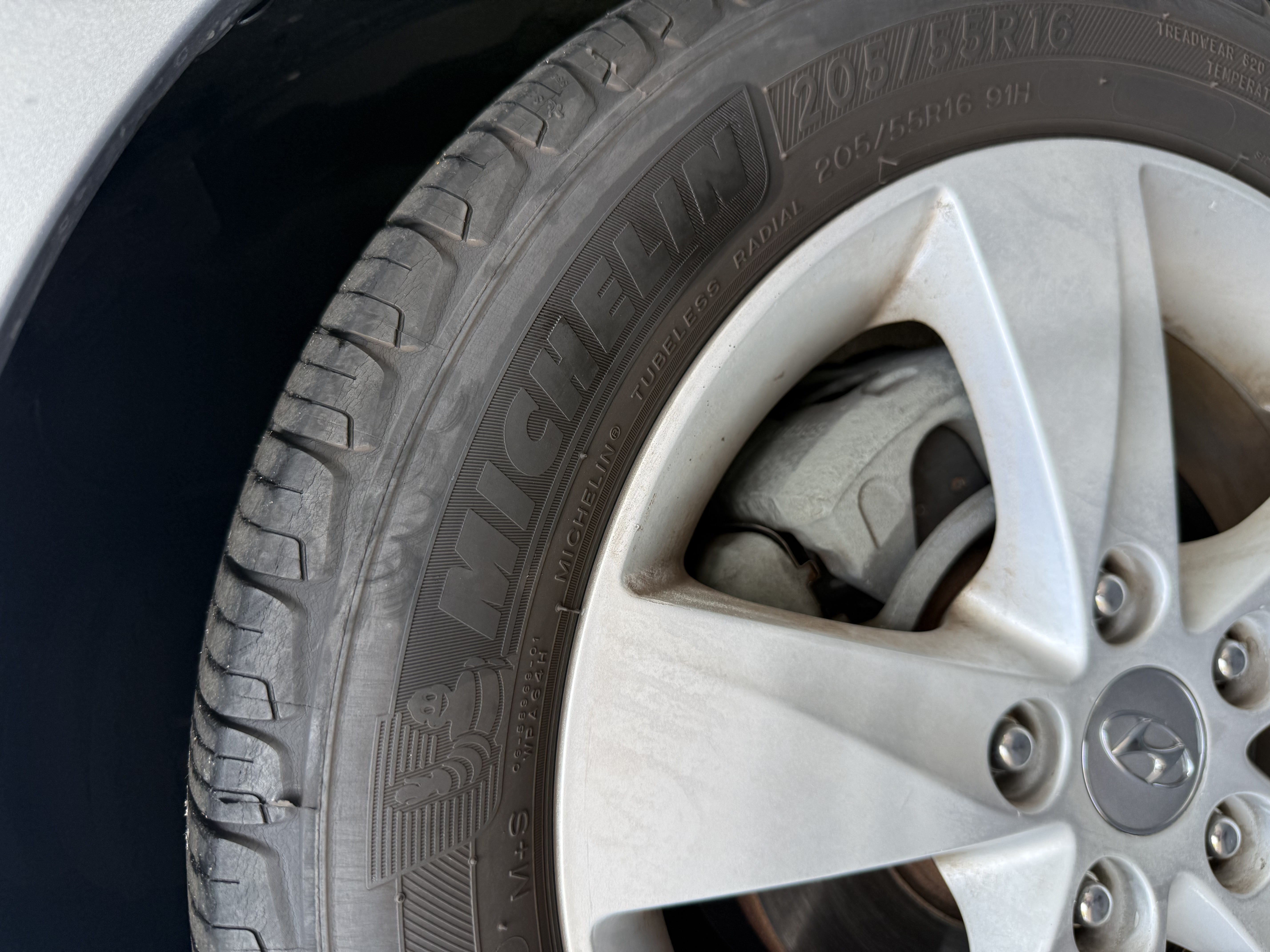 Used 2012 Hyundai Elantra GLS w/ Preferred Pkg 3 FWD image 17