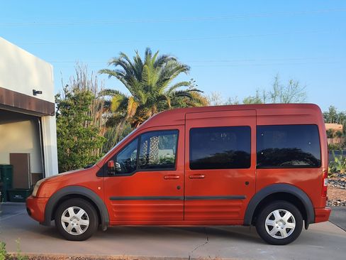 Used 2013 Ford Transit Connect XLT Premium FWD image 2