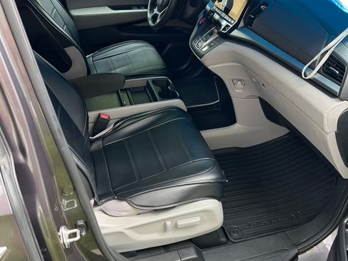 Used 2019 Honda Odyssey EX image 11