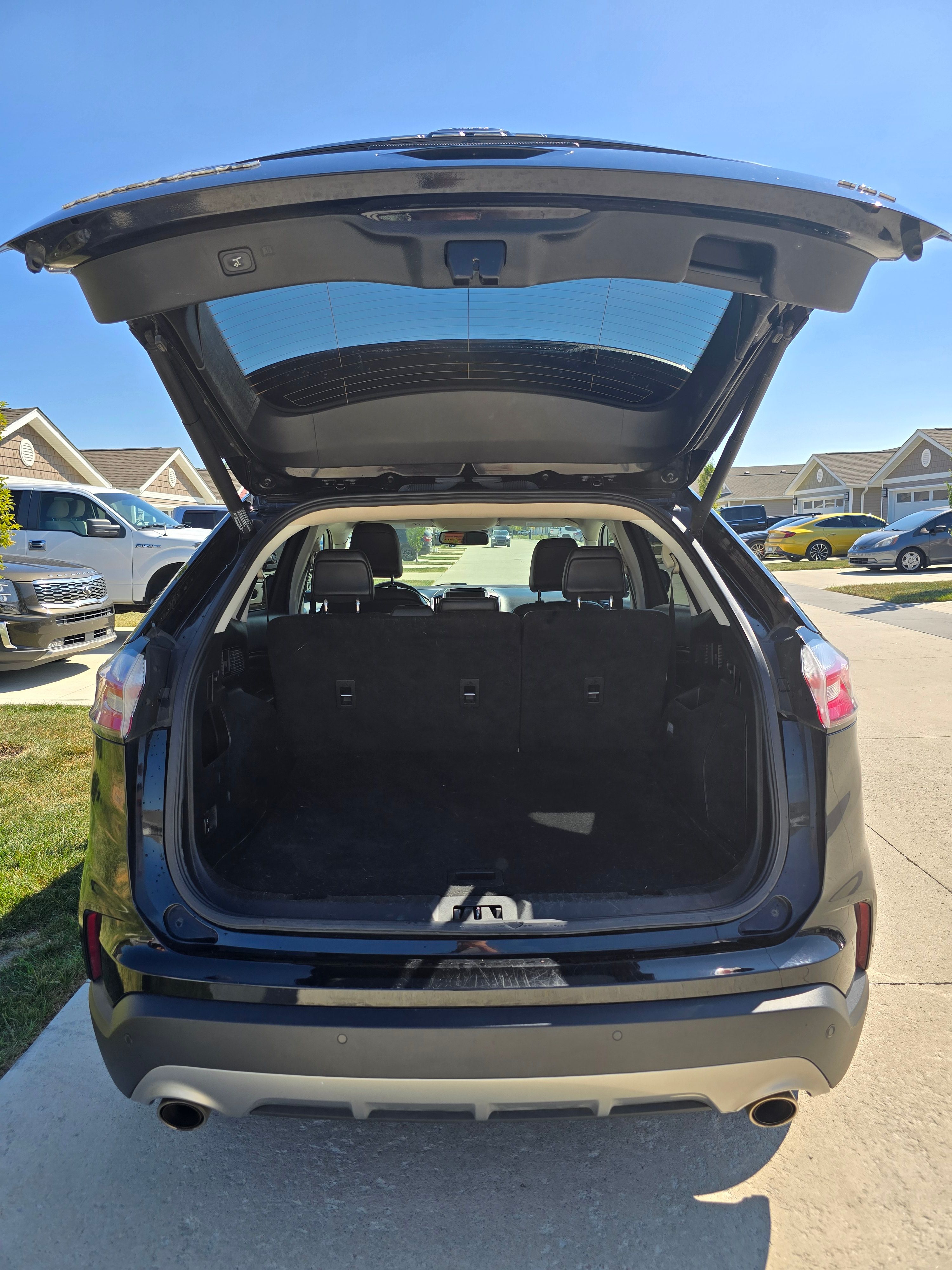 Used 2022 Ford Edge Titanium AWD/4WD image 9