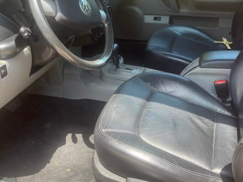 Used 2003 Volkswagen Beetle GLS FWD image 5