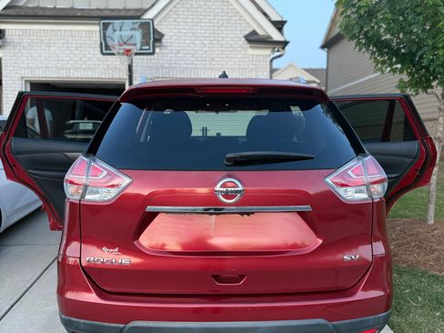 Used 2015 Nissan Rogue SV FWD image 9