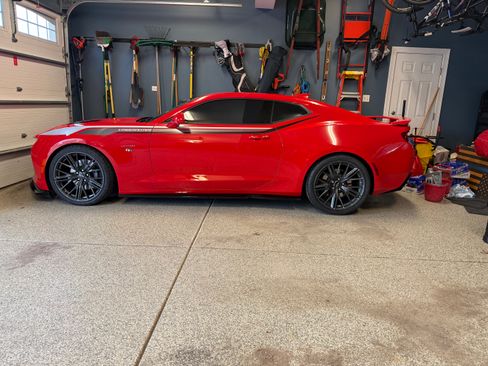 Used 2016 Chevrolet Camaro SS RWD image 1