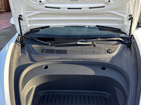 Used 2023 Tesla Model 3 Standard Range image 9