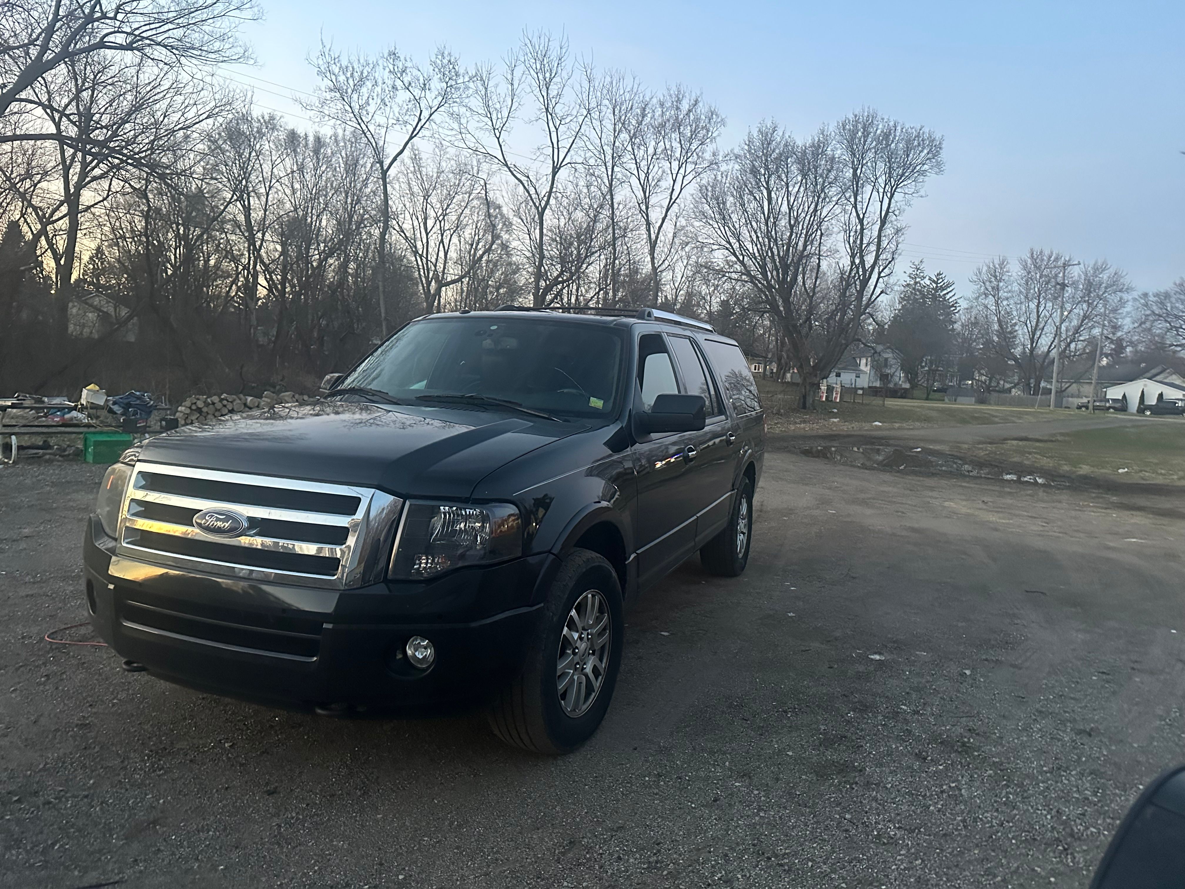 Used 2013 Ford Expedition EL Limited AWD/4WD image 2