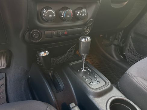 Used 2013 Jeep Wrangler Unlimited Sport AWD/4WD image 12