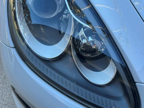 Used 2013 Porsche Cayenne S image 9