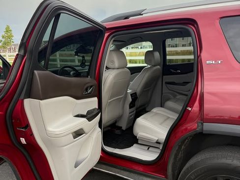 Used 2019 GMC Acadia SLT w/ LPO, Floor Liner Package image 13