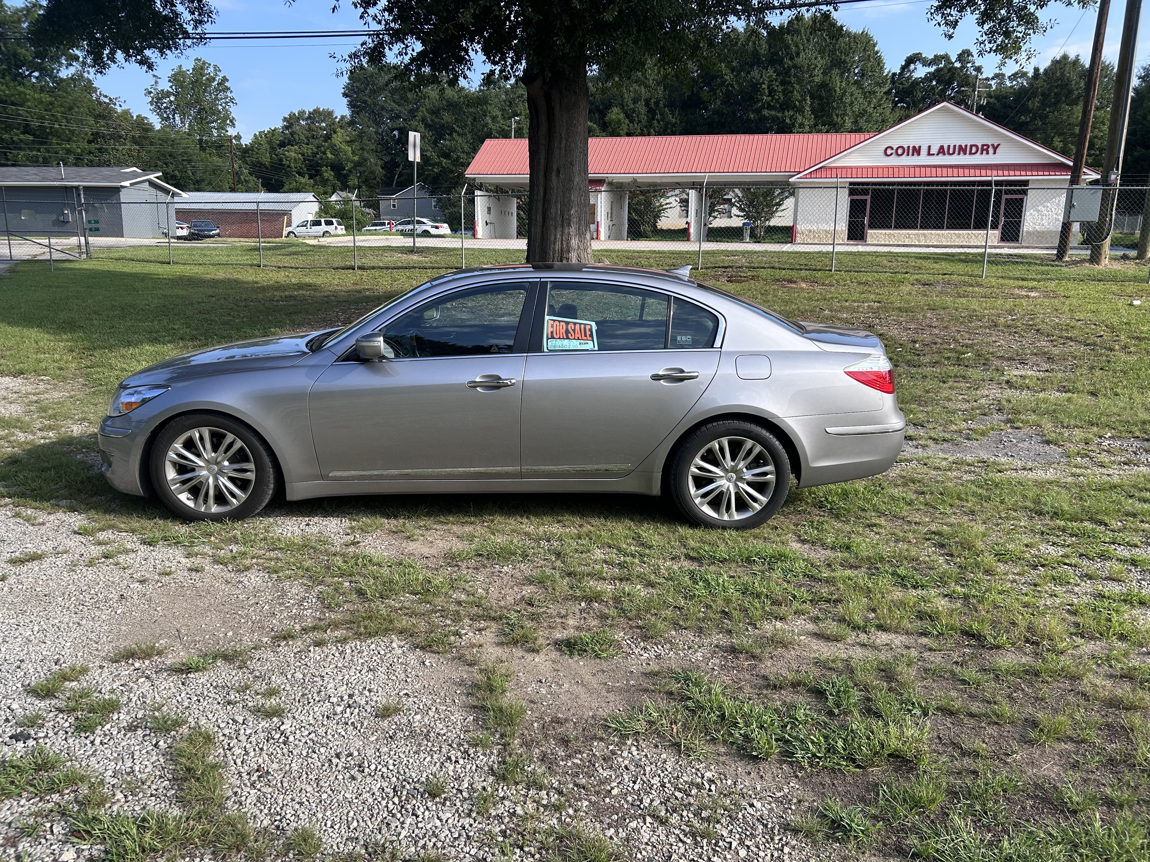 Used 2009 Hyundai Genesis 4.6 w/ Technology Pkg 5 RWD image 1