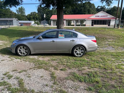 Used 2009 Hyundai Genesis 4.6 w/ Technology Pkg 5 RWD image 1