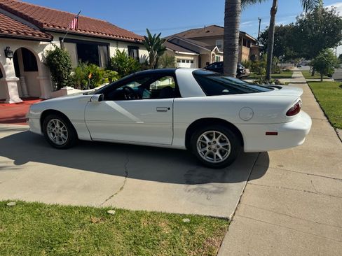 Used 2002 Chevrolet Camaro LT image 9