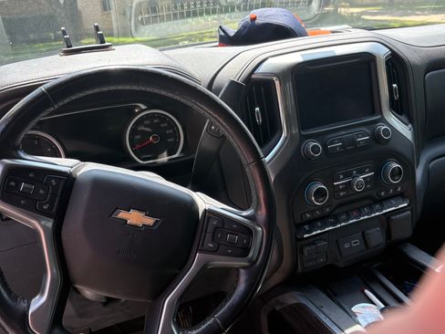 Used 2020 Chevrolet Silverado 2500 LTZ w/ LTZ Premium Package AWD/4WD image 8