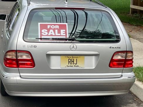 Used 2003 Mercedes-Benz E 320 4MATIC Wagon image 2