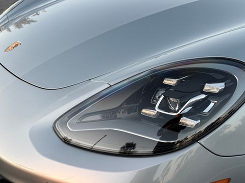 Used 2021 Porsche Panamera 4 image 16