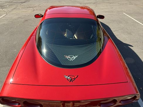 Used 1998 Chevrolet Corvette Coupe RWD image 13