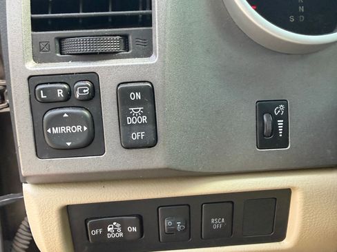 Used 2012 Toyota Tundra Limited w/ Memory Pkg AWD/4WD image 21