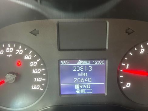 Used 2022 Mercedes-Benz Sprinter 2500 image 8