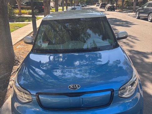 Used 2018 Kia Soul EV image 1