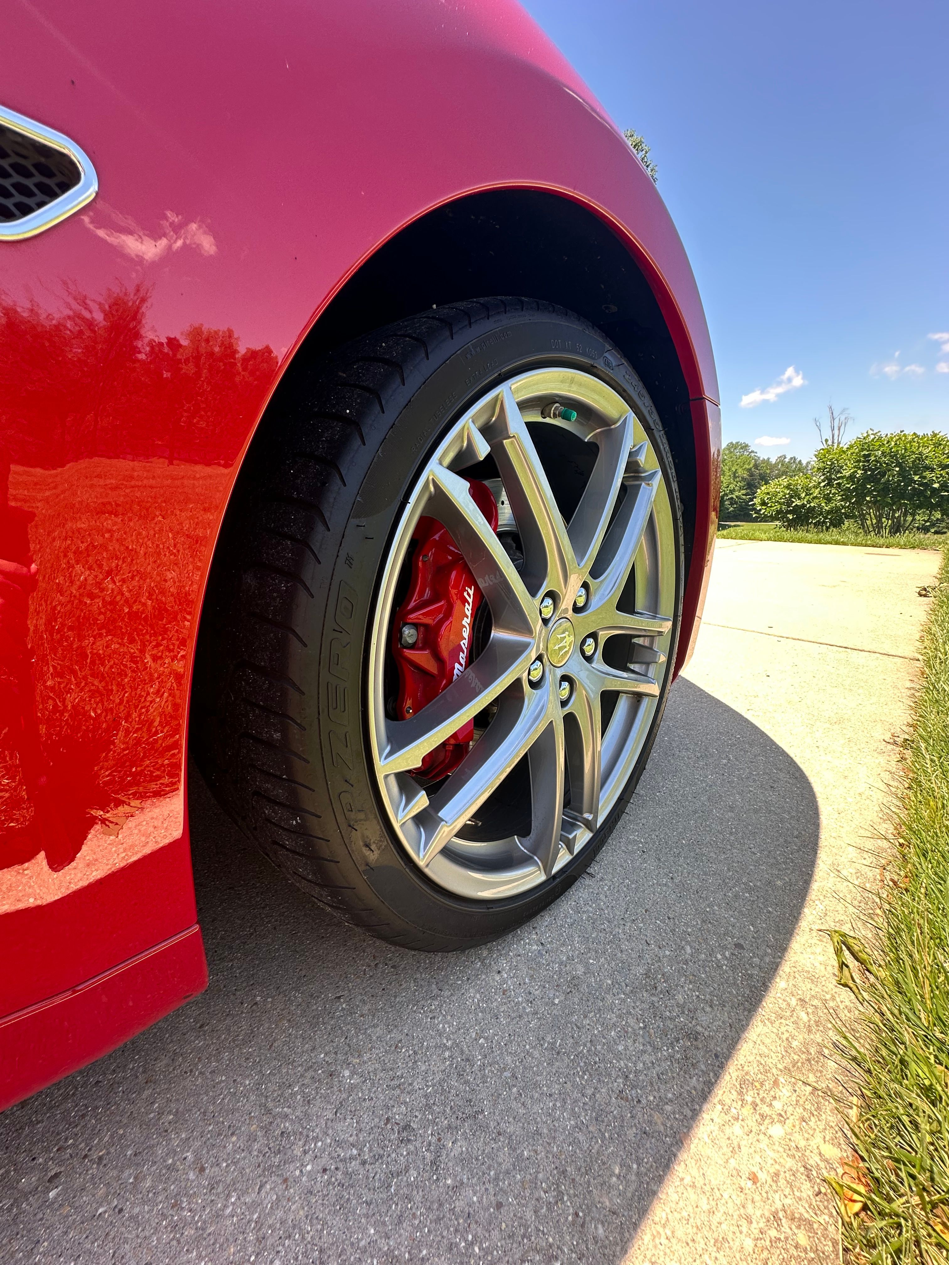 Used 2016 Maserati GranTurismo Sport RWD image 15